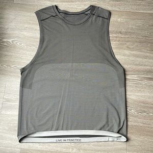 Lululemon MetalVent Tech Sleeveless  XL